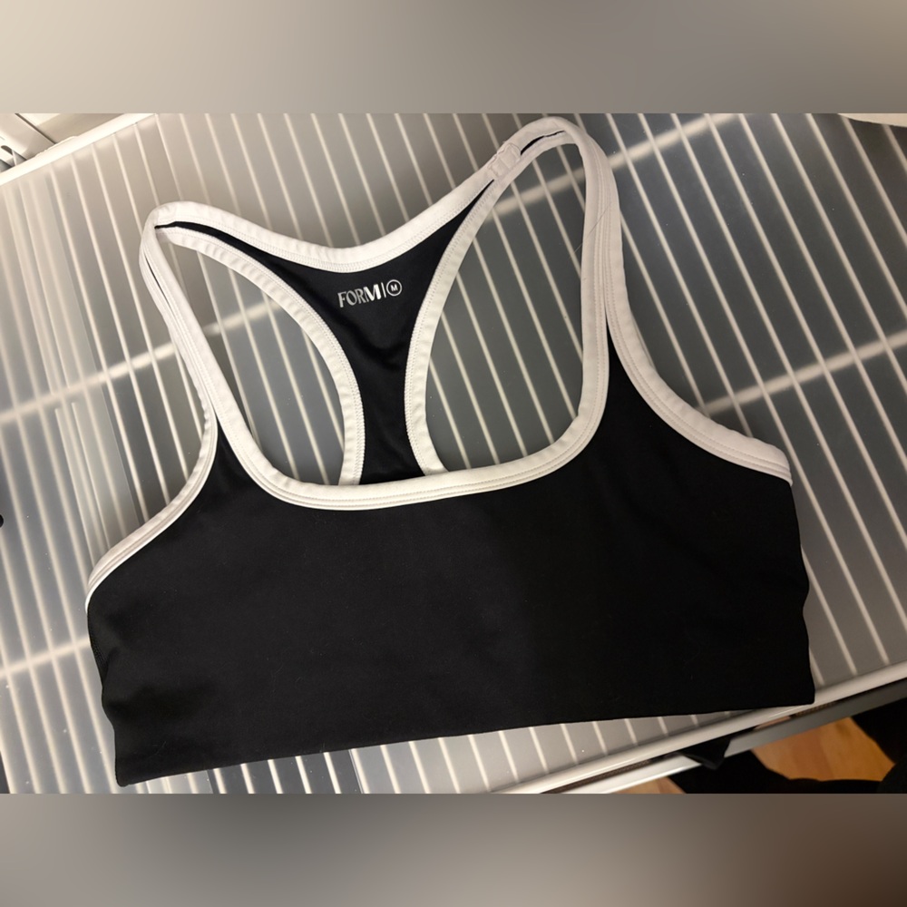 NWOT FORM activewear • M • black and white Racer Bra